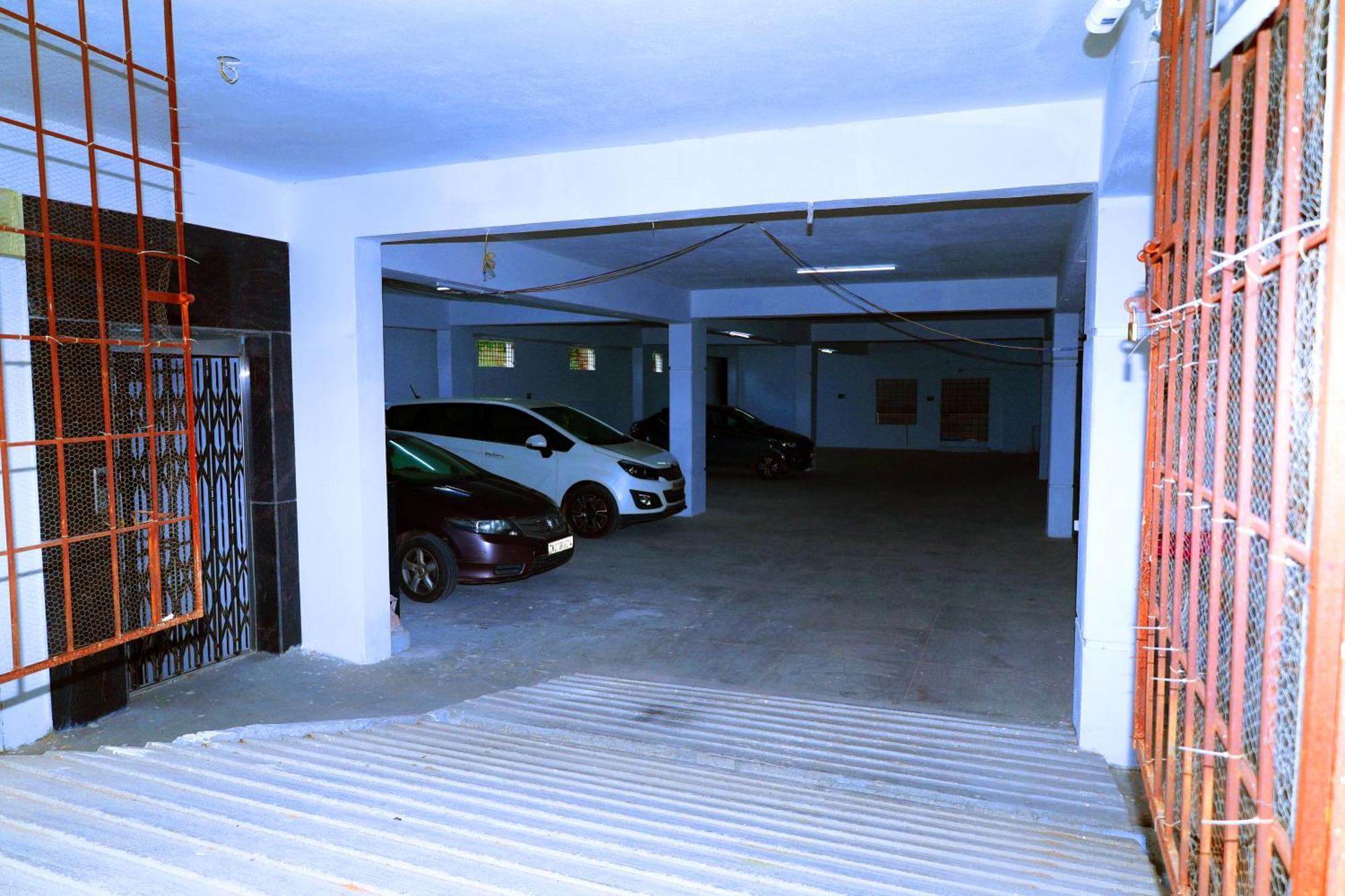 Sri Nilayam Inn Tirupati Kültér fotó
